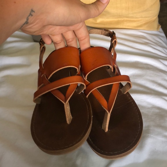 Universal Thread Leather Sandals - Picture 4 of 4